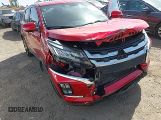 2023 Mitsubishi Outlander ES z VIN JA4ARUAU7PU009973, wystawiony jako IAAI lot #41739275 z przebiegiem 39 215 mil mil oraz . Historia ofert i sprzedaży dostępna na DreamBid. Obrazek 6.