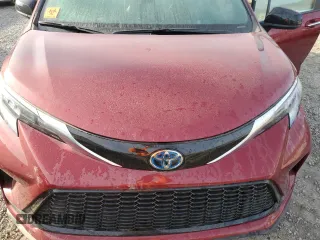 2024 Toyota Sienna XSE with VIN 5TDXSKFC4RS112915, listed as a Copart auction lot 82203294 with 0 mi miles and Salvage Title. Bid and sale history available at carsss.com. Image 12.