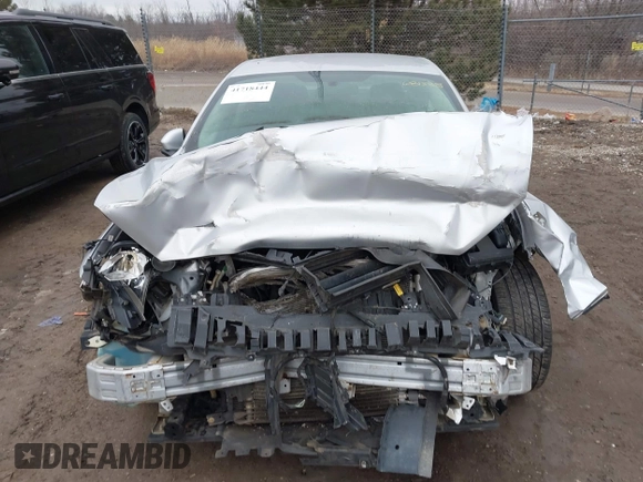 2018 Ford Fusion SE z VIN 3FA6P0LU3JR141401, wystawiony jako IAAI lot #41718444 z przebiegiem Nie podano mil oraz . Historia ofert i sprzedaży dostępna na DreamBid. Obrazek 13.