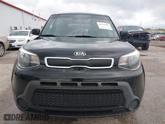 2015 Kia Soul z VIN KNDJN2A29F7763328, wystawiony jako IAAI lot #42151996 z przebiegiem 119 612 mil mil oraz . Historia ofert i sprzedaży dostępna na DreamBid. Obrazek 6.
