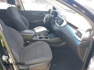 2017 Kia Sorento LX z VIN 5XYPGDA51HG330957, wystawiony jako IAAI lot #42189378 z przebiegiem 139 835 mil mil oraz . Historia ofert i sprzedaży dostępna na DreamBid. Obrazek 5.