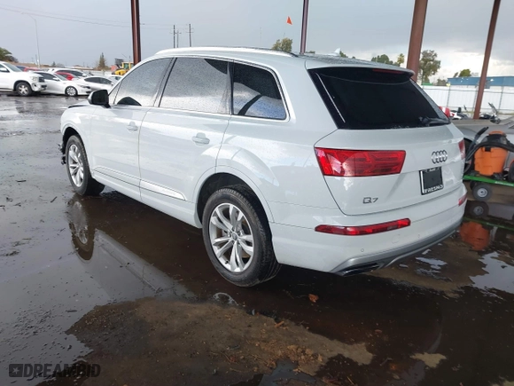 2018 Audi Q7 Premium Plus with VIN WA1LAAF73JD015035, listed as a IAAI auction lot 41782603 with 100,610 mi miles. Bid and sale history available at carsss.com. Image 3.