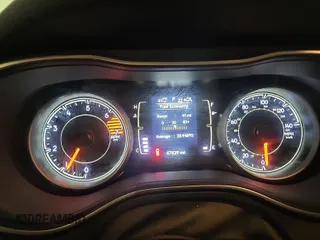 2021 Jeep Cherokee Altitude with VIN 1C4PJMLB9MD211826, listed as a IAAI auction lot 42666661 with 47,838 mi miles and . Bid and sale history available at DreamBid. Image 25.