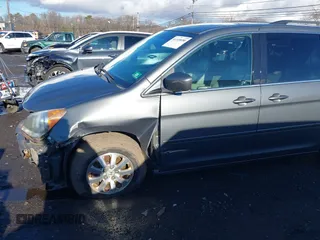 2008 Honda Odyssey EX-L with VIN 5FNRL38708B401000, listed as a IAAI auction lot 41149690 with 111,398 mi miles. Bid and sale history available at carsss.com. Image 18.