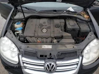 2010 Volkswagen Jetta Limited Edition z VIN 3VWAZ7AJXAM122581, wystawiony jako Copart lot #85337574 z przebiegiem 239 863 mil mil oraz Szkoda całkowita • Salvage title. Historia ofert i sprzedaży dostępna na DreamBid. Obrazek 11.