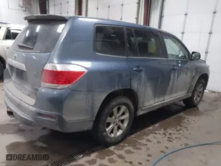 2012 Toyota Highlander with VIN 5TDBK3EH9CS119511, listed as a IAAI auction lot 41581563 with 131,970 mi miles. Bid and sale history available at carsss.com. Image 4.