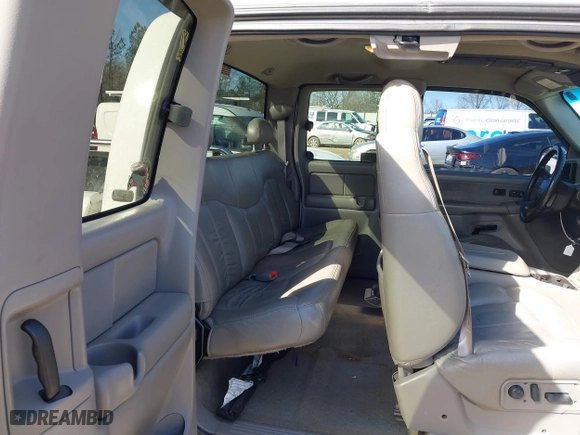 2001 Chevrolet Silverado 1500 LT with VIN 1GCEC19T01Z152616, listed as a IAAI auction lot 41454877 with 208,347 mi miles. Bid and sale history available at carsss.com. Image 8.