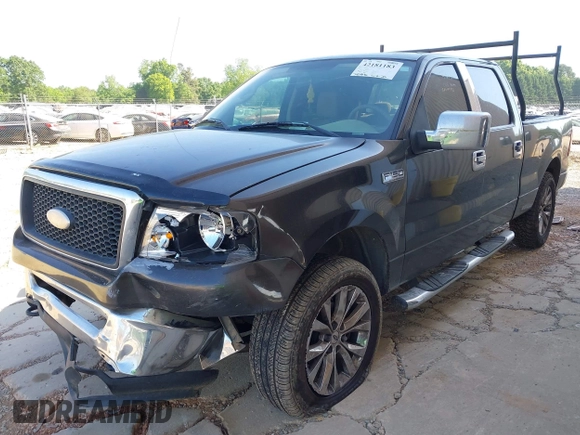 2006 Ford F-150 XLT z VIN 1FTPW14VX6KD64920, wystawiony jako IAAI lot #42181183 z przebiegiem 383 846 mil mil oraz . Historia ofert i sprzedaży dostępna na DreamBid. Obrazek 2.