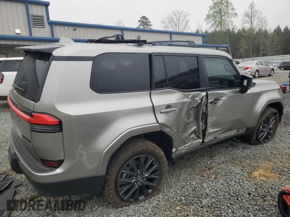 2024 Lexus GX 550 Premium z VIN JTJTBCDX2R5023308, wystawiony jako Copart lot #50315765 z przebiegiem 5 366 mil mil oraz Szkoda całkowita • Salvage title. Historia ofert i sprzedaży dostępna na DreamBid. Obrazek 3.