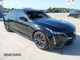2024 Cadillac CT5 Sport z VIN 1G6DP5RK8R0102340, wystawiony jako IAAI lot #41943414 z przebiegiem 13 488 mil mil oraz . Historia ofert i sprzedaży dostępna na DreamBid. Obrazek 1.