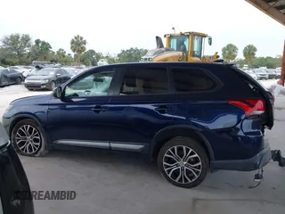 2018 Mitsubishi Outlander SE z VIN JA4AD3A30JZ058653, wystawiony jako IAAI lot #42188099 z przebiegiem 35 652 mil mil oraz . Historia ofert i sprzedaży dostępna na DreamBid. Obrazek 13.