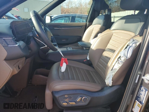 2024 Kia EV9 Land z VIN KNDADFS54R6035204, wystawiony jako Copart lot #84084644 z przebiegiem 14 352 mil mil oraz Szkoda całkowita • Salvage title. Historia ofert i sprzedaży dostępna na DreamBid. Obrazek 7.