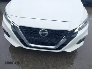 2020 Nissan Altima Platinum with VIN 1N4BL4FV5LN300639, listed as a IAAI auction lot 41571043 with 52,641 mi miles and . Bid and sale history available at carsss.com. Image 6.