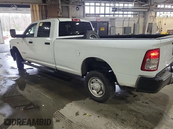 2022 Ram 2500 Tradesman with VIN 3C6UR5HJ8NG321800, listed as a IAAI auction lot 42013649 with 34,507 mi miles and . Bid and sale history available at DreamBid. Image 1.