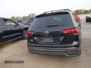 2023 Volkswagen Tiguan S z VIN 3VVRB7AX7PM036833, wystawiony jako IAAI lot #41827631 z przebiegiem 43 383 mil mil oraz . Historia ofert i sprzedaży dostępna na DreamBid. Obrazek 16.