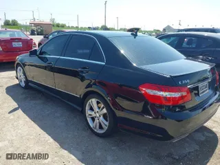 2013 Mercedes-Benz E-Class E 350 Luxury with VIN WDDHF5KB0DA752171, listed as a IAAI auction lot 41929432 with 126,051 mi miles. Bid and sale history available at carsss.com. Image 3.