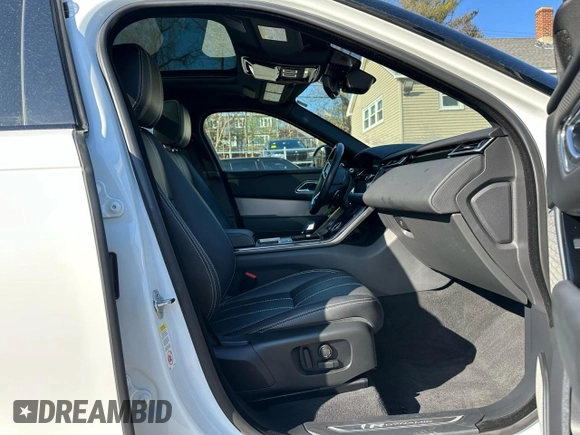 2021 Land Rover Range Rover Velar R-Dynamic S z VIN SALYT2EX3MA314049, wystawiony jako Copart lot #48869545 z przebiegiem 83 987 mil mil oraz Czysty tytuł • Clean title. Historia ofert i sprzedaży dostępna na DreamBid. Obrazek 6.