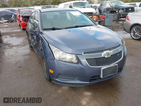 2014 Chevrolet Cruze LS z VIN 1G1PA5SH1E7189504, wystawiony jako IAAI lot #41143671 z przebiegiem 159 775 mil mil oraz . Historia ofert i sprzedaży dostępna na DreamBid. Obrazek 1.
