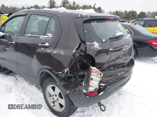 2022 Chevrolet Trax LS with VIN KL7CJNSM1NB504895, listed as a IAAI auction lot 41526126 with 66,154 mi miles. Bid and sale history available at carsss.com. Image 6.