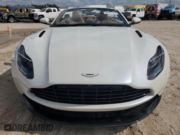 2020 Aston Martin DB11 z VIN SCFRMFCWXLGM09361, wystawiony jako Copart lot #80071914 z przebiegiem 10 972 mil mil oraz Szkoda całkowita • Salvage title. Historia ofert i sprzedaży dostępna na DreamBid. Obrazek 5.