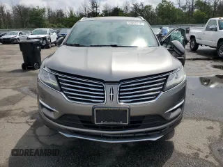 2017 Lincoln MKC Select z VIN 5LMCJ2D9XHUL46567, wystawiony jako Copart lot #64600175 z przebiegiem 65 089 mil mil oraz Szkoda całkowita • Salvage title. Historia ofert i sprzedaży dostępna na DreamBid. Obrazek 5.