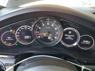 2021 Porsche Cayenne z VIN WP1AA2AY0MDA05827, wystawiony jako Copart lot #56890125 z przebiegiem 36 252 mil mil oraz Szkoda całkowita • Salvage title. Historia ofert i sprzedaży dostępna na DreamBid. Obrazek 9.