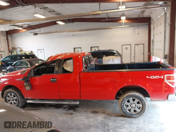 2014 Ford F-150 XL z VIN 1FTFX1EF2EKF34623, wystawiony jako IAAI lot #42614241 z przebiegiem 239 192 mil mil oraz . Historia ofert i sprzedaży dostępna na DreamBid. Obrazek 14.