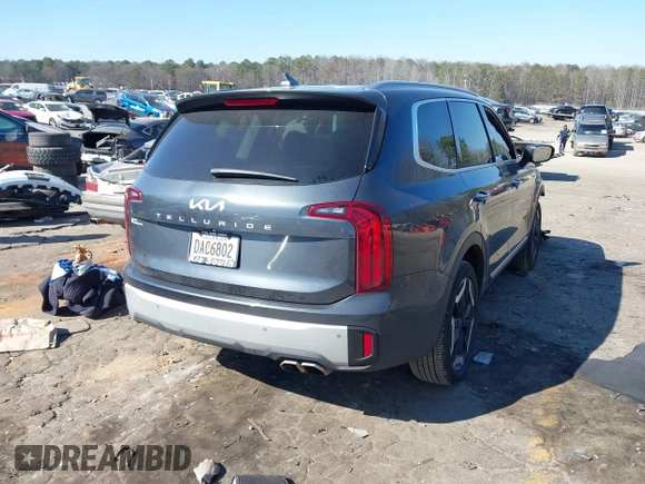 2024 Kia Telluride S with VIN 5XYP64GC0RG527984, listed as a IAAI auction lot 41661864 with 15,401 mi miles and . Bid and sale history available at carsss.com. Image 4.