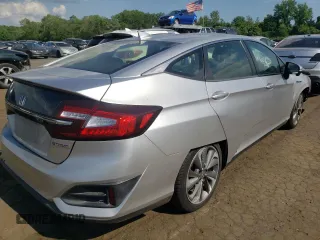 2018 Honda Clarity Plug-In Hybrid with VIN JHMZC5F16JC020957, listed as a Copart auction lot 58103544 with 117,141 mi miles and Salvage Title. Bid and sale history available at carsss.com. Image 3.