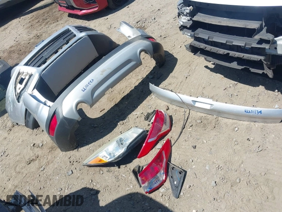 2014 Ford Escape SE с VIN 1FMCU0G99EUC38589, выставлен на аукционе IAAI как лот 42201138 с пробегом 139 416 миль миль и . История ставок и продаж доступна на DreamBid. Изображение 12.