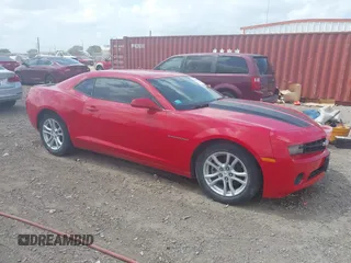 2013 Chevrolet Camaro LT z VIN 2G1FB1E30D9128935, wystawiony jako IAAI lot #42148554 z przebiegiem 91 903 mil mil oraz . Historia ofert i sprzedaży dostępna na DreamBid. Obrazek 1.