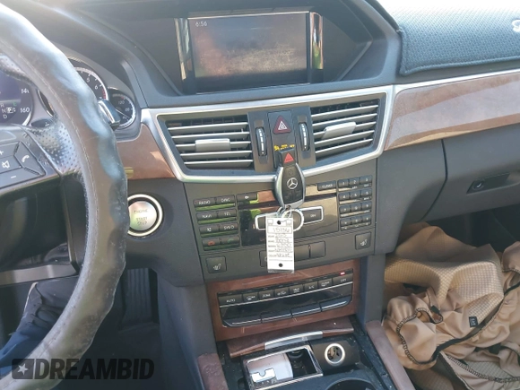 2013 Mercedes-Benz E 350 Luxury z VIN WDDHF5KB2DA741401, wystawiony jako IAAI lot #42605065 z przebiegiem 167 479 mil mil oraz . Historia ofert i sprzedaży dostępna na DreamBid. Obrazek 11.