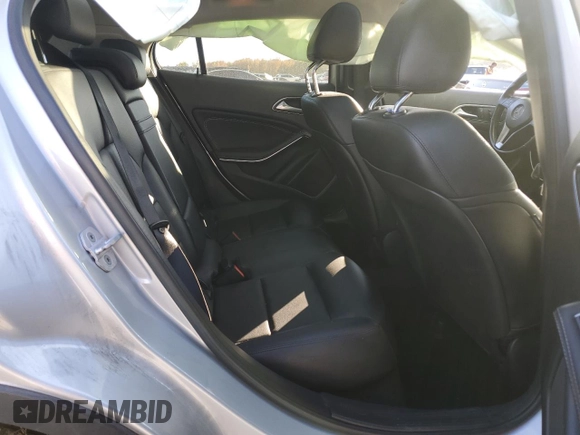 2015 Mercedes-Benz GLA 250 z VIN WDCTG4GB1FJ049163, wystawiony jako Copart lot #82104854 z przebiegiem 102 203 mil mil oraz Szkoda całkowita • Salvage title. Historia ofert i sprzedaży dostępna na DreamBid. Obrazek 11.