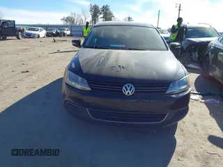 2013 Volkswagen Jetta SE с VIN 3VWDX7AJ4DM298274, выставлен на аукционе IAAI как лот 41444013 с пробегом 111 344 миль миль и . История ставок и продаж доступна на DreamBid. Изображение 12.