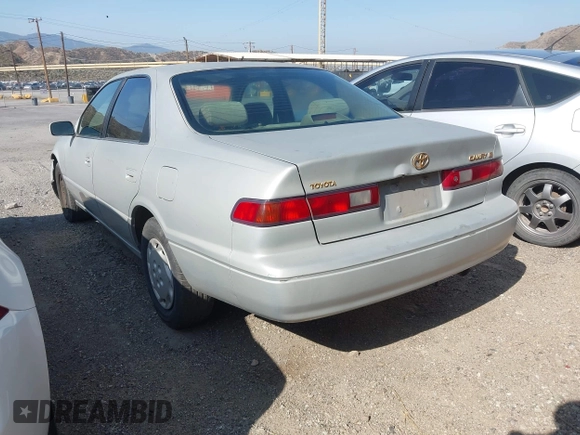 1997 Toyota Camry LE с VIN JT2BG22K3V0017020, выставлен на аукционе IAAI как лот 42452535 с пробегом 195 815 миль миль и . История ставок и продаж доступна на DreamBid. Изображение 3.
