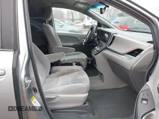 2017 Toyota Sienna LE Auto Access Seat with VIN 5TDKZ3DC4HS898051, listed as a IAAI auction lot 41530873 with 117,576 mi miles. Bid and sale history available at carsss.com. Image 5.
