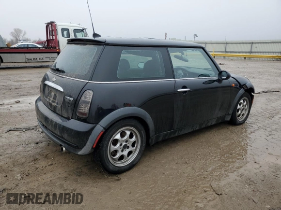 2005 MINI Hardtop z VIN WMWRC33525TK61317, wystawiony jako Copart lot #43325015 z przebiegiem 159 089 mil mil oraz Szkoda całkowita • Salvage title. Historia ofert i sprzedaży dostępna na DreamBid. Obrazek 3.