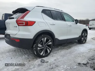2023 Volvo XC40 Plus Dark Theme с VIN YV4L12UW2P2083723, выставлен на аукционе Copart как лот 44937995 с пробегом 8 488 миль миль и Списание • Salvage title. История ставок и продаж доступна на DreamBid. Изображение 3.