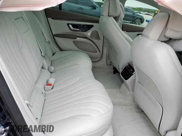 2023 Mercedes-Benz EQS 450 z VIN W1KCG2EB0PA039681, wystawiony jako Copart lot #51698775 z przebiegiem 24 897 mil mil oraz Szkoda całkowita • Salvage title. Historia ofert i sprzedaży dostępna na DreamBid. Obrazek 10.