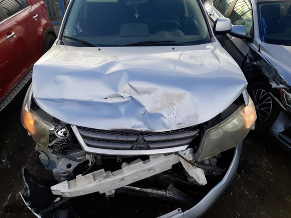 2008 Mitsubishi Outlander SE with VIN JA4LT31W68Z016164, listed as a Copart auction lot 79294084 with 148,527 mi miles and Non Repairable. Bid and sale history available at carsss.com. Image 11.