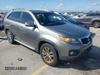 2011 Kia Sorento EX with VIN 5XYKU4A24BG182674, listed as a IAAI auction lot 41490284 with 163,378 mi miles. Bid and sale history available at carsss.com. Image 1.
