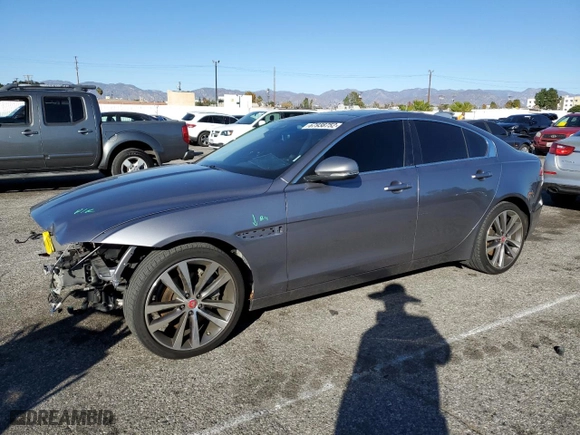 2020 Jaguar XE S with VIN SAJAE4FX5LCP56445, listed as a Copart auction lot 67938752 with 32,106 mi miles. Bid and sale history available at carsss.com. Image 1.