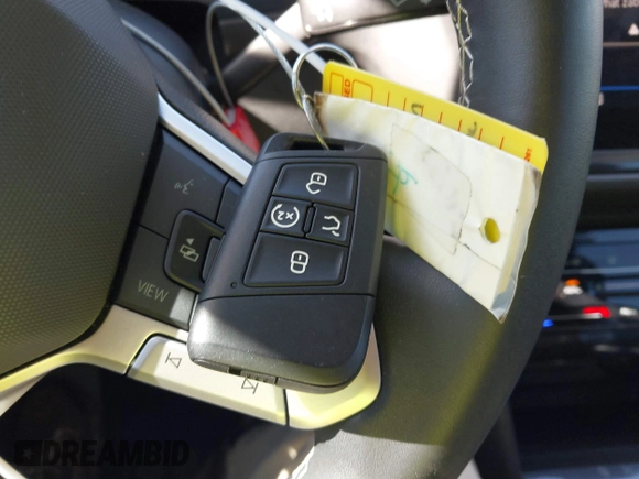 2024 Volkswagen Tiguan SE with VIN 3VV3B7AX9RM001526, listed as a IAAI auction lot 42216575 with 8,548 mi miles and . Bid and sale history available at DreamBid. Image 11.