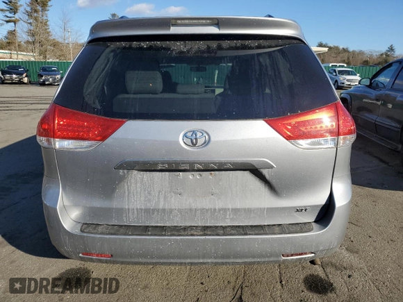 2013 Toyota Sienna XLE AAS z VIN 5TDYK3DC1DS389687, wystawiony jako Copart lot #44355905 z przebiegiem 188 780 mil mil oraz Szkoda całkowita • Salvage title. Historia ofert i sprzedaży dostępna na DreamBid. Obrazek 6.