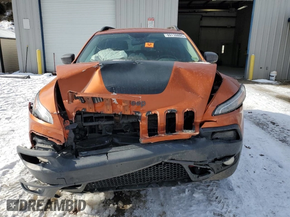 2015 Jeep Cherokee Trailhawk z VIN 1C4PJMBB1FW779321, wystawiony jako Copart lot #89139885 z przebiegiem 102 022 mil mil oraz Szkoda całkowita • Salvage title. Historia ofert i sprzedaży dostępna na DreamBid. Obrazek 5.