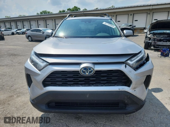 2022 Toyota RAV4 Hybrid XLE z VIN 4T3RWRFV8NU057126, wystawiony jako Copart lot #62759465 z przebiegiem 56 094 mil mil oraz Szkoda całkowita • Salvage title. Historia ofert i sprzedaży dostępna na DreamBid. Obrazek 5.