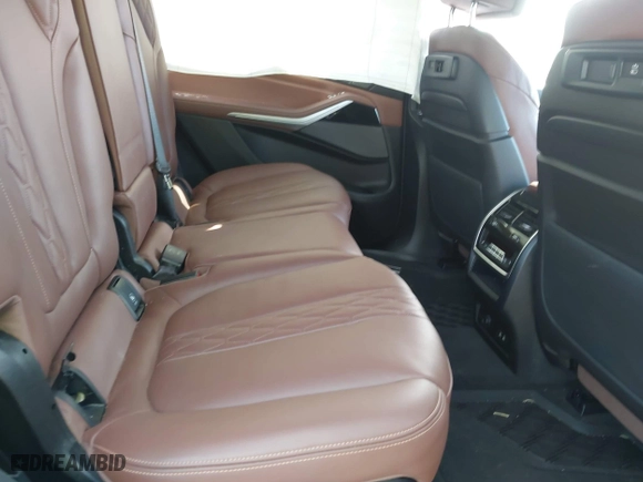 2022 BMW X7 M50i with VIN 5UXCX6C03N9M51772, listed as a IAAI auction lot 41780026 with 26,001 mi miles. Bid and sale history available at carsss.com. Image 8.