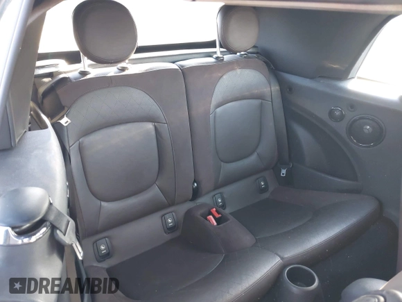 2016 MINI Convertible S с VIN WMWWG9C52G3A91914, выставлен на аукционе IAAI как лот 42703927 с пробегом 88 328 миль миль и . История ставок и продаж доступна на DreamBid. Изображение 8.
