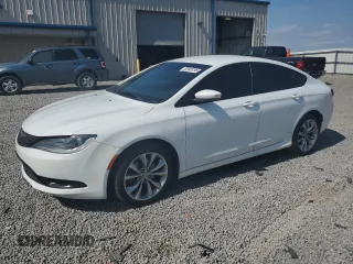2015 Chrysler 200 S with VIN 1C3CCCBB3FN681839, listed as a Copart auction lot 52945195 with 91,127 mi miles and Salvage title. Bid and sale history available at DreamBid. Image 1.