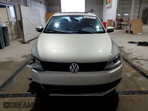2011 Volkswagen Jetta Sedan SE w/Convenience & Sunroof PZEV with VIN 3VWDZ7AJ1BM363105, listed as a Copart auction lot 52746715 with 189,676 mi miles and Salvage Title. Bid and sale history available at carsss.com. Image 5.